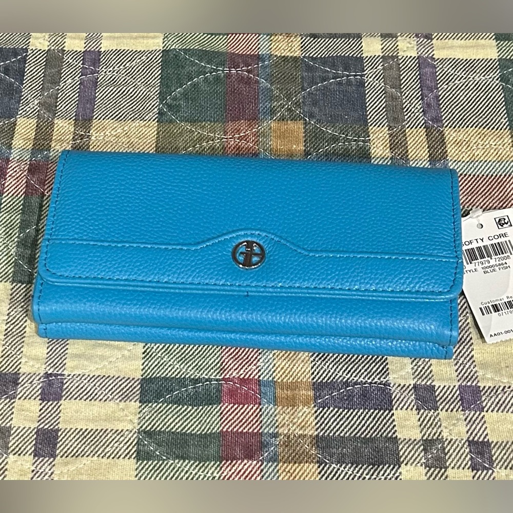 Giani Bernini Aqua Blue Wallet NWT 🦋
